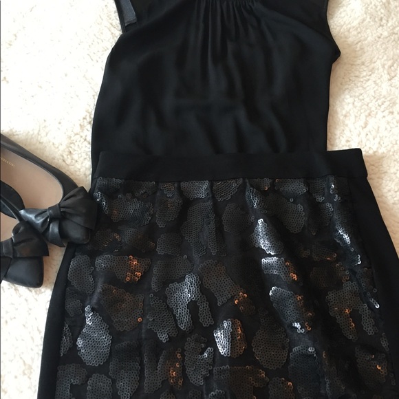 Perfect holiday party piece! - Picture 3 of 5